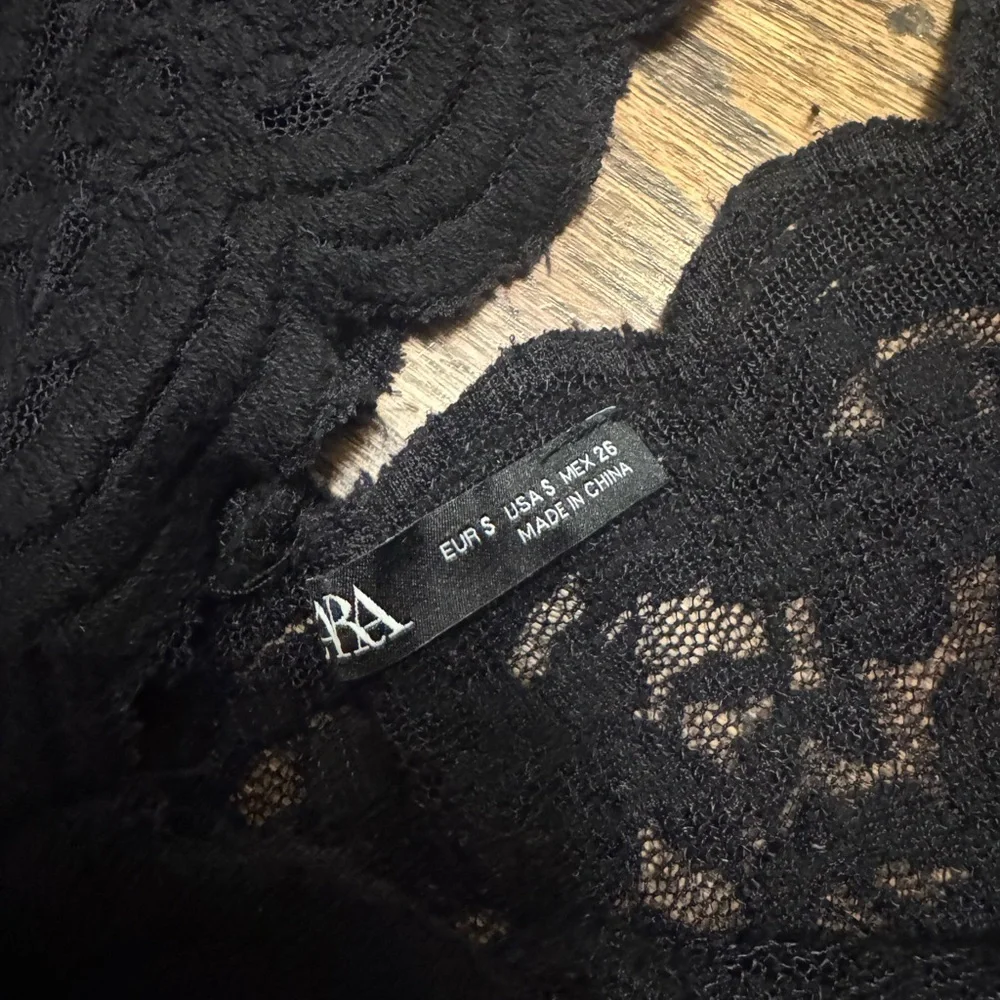 Zara Black Lace Deep V Tank + American Eagle Smocked Polka Dot Top Bundle Size S